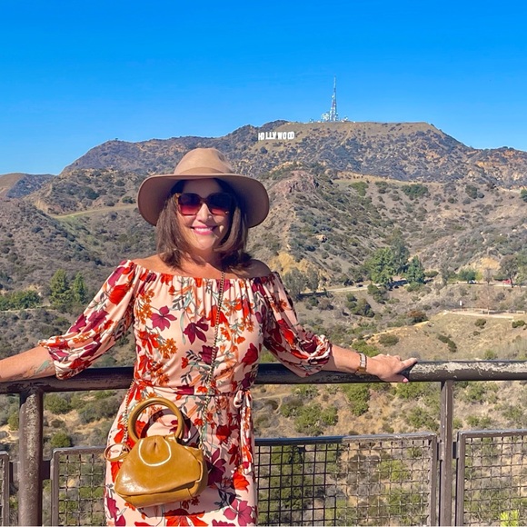 Meet your Posher, Kimberly - Picture 2 of 3